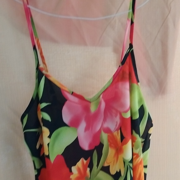 Women's pretty asymmetrical maxi dress - Picture 5 of 8